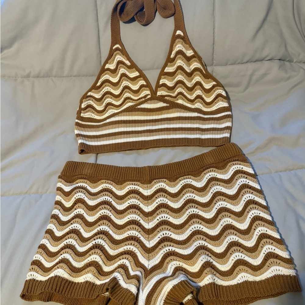 No Boundaries Brown and White Striped Knitwear Size Large